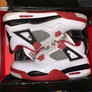 Air Jordan Retro 4 “Fire Red” 2012